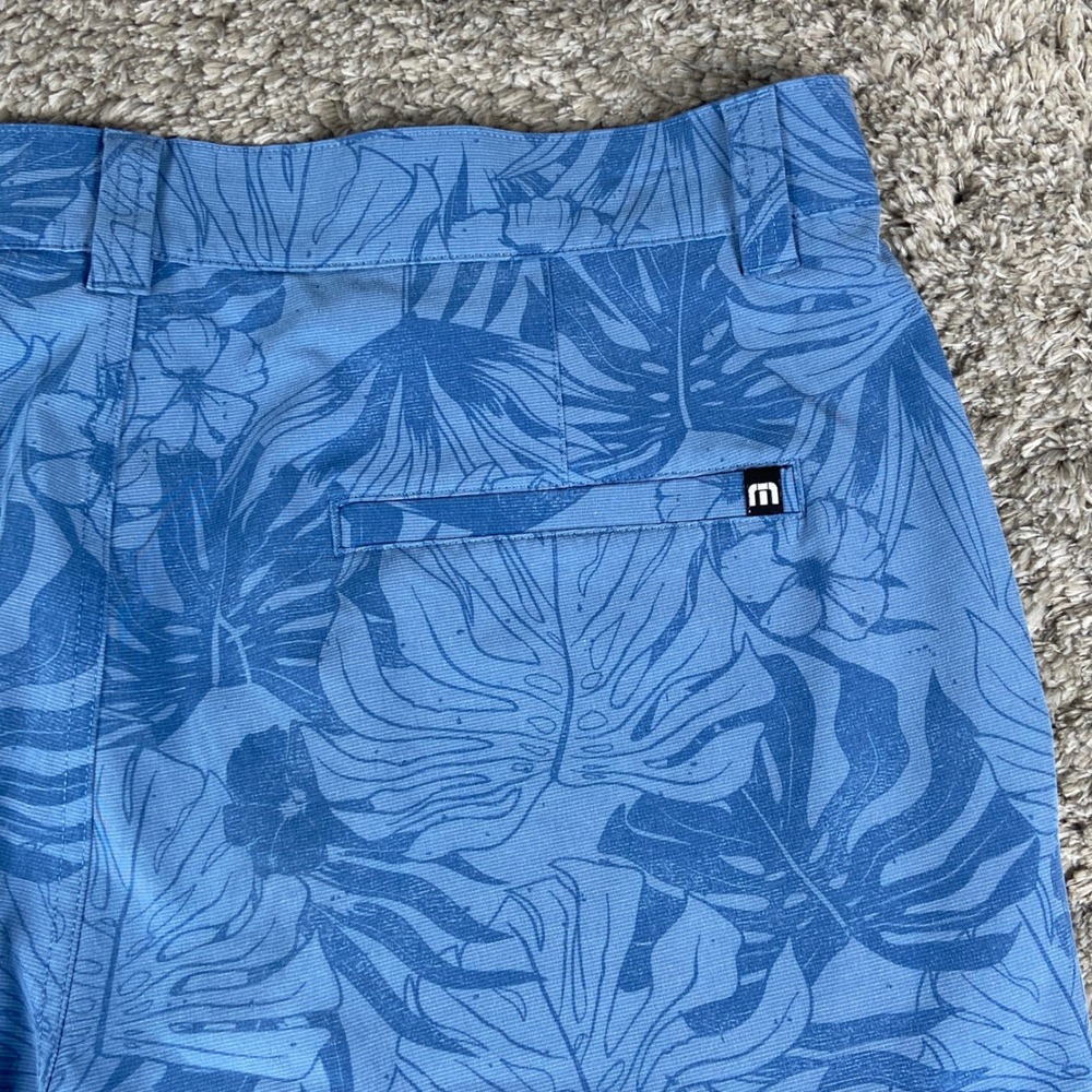 Travis Mathew Shorts‎ Mens 34x9 Blue Floral Tropical Monstera Golf Performance